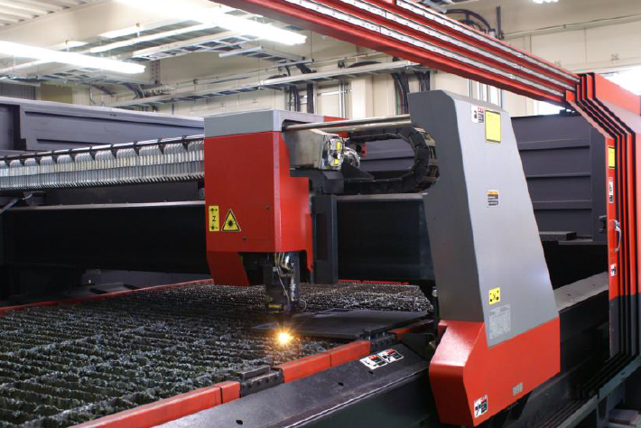 激光焊接机、加工装置中光学组件的姿态监测